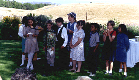 Photo of Aromas kids in front of the gathering